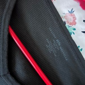 Brandy Melville Josephine long sleeve